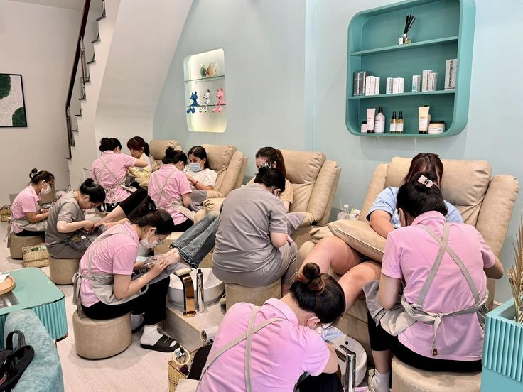 Mẫu tạp dề spa sang trọng giúp nhân viên chuyên nghiệp hơn