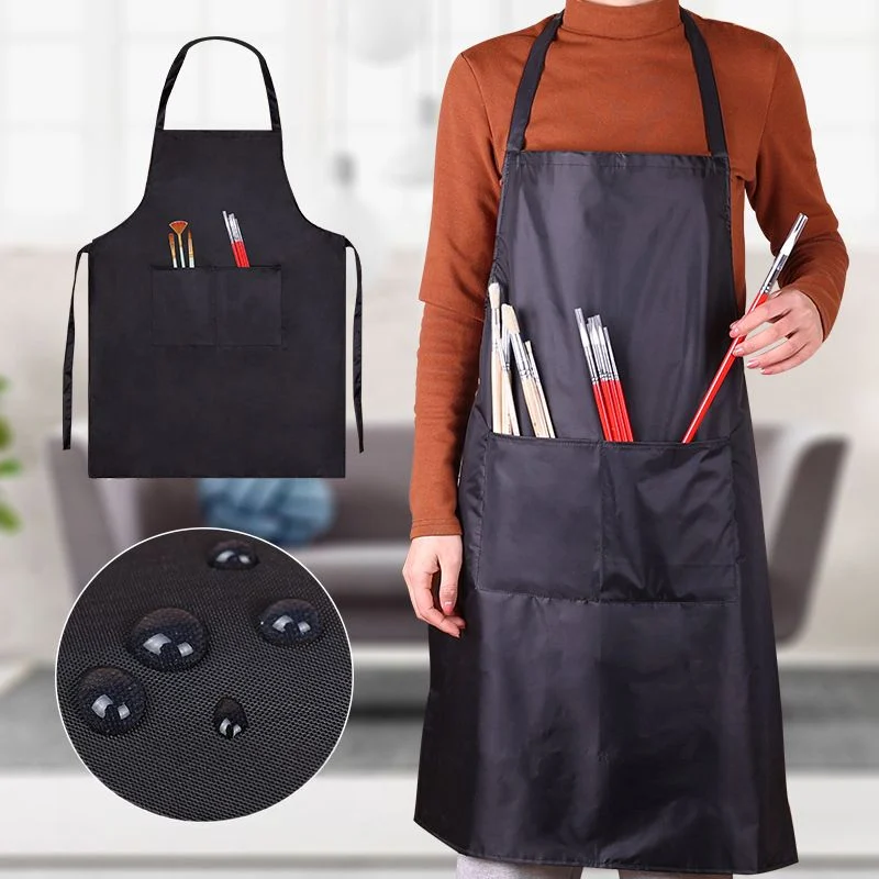 Tạp dề chống thấm giúp bảo vệ quần áo trong môi trường ẩm ướt.
