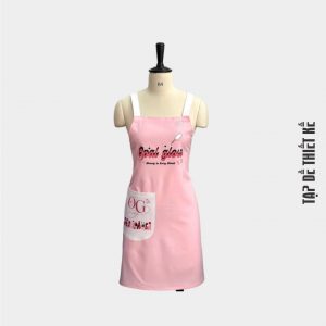 Tạp dề nails màu hồng có in logo thương hiệu tiệm nail.