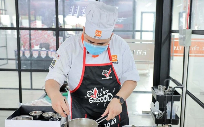 Tạp dề đeo cổ phong cách thanh lịch cho nhà hàng